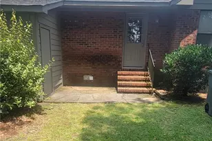 131 Villa Dr, Fayetteville, NC 28311 - Photo 2