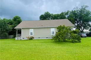 9167 Deep Branch Rd, Pembroke, NC 28372 - Photo 4