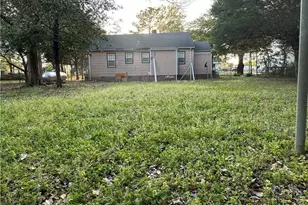 116 N Wright St, Raeford, NC 28376 - Photo 12