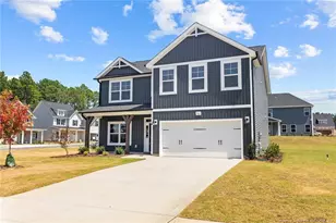 301 Glassmine Trl, Aberdeen, NC 28315 - Photo 2