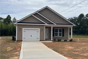 602 Cypress St, Roseboro, NC 28382 - Photo 1