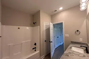 602 Cypress St, Roseboro, NC 28382 - Photo 10