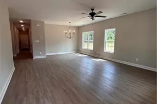 602 Cypress St, Roseboro, NC 28382 - Photo 2