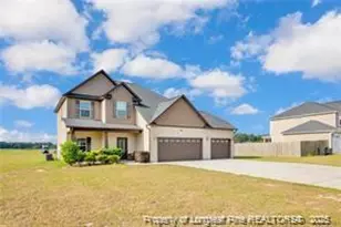 341 Woodington Rd, Hope Mills, NC 28348 - Photo 2