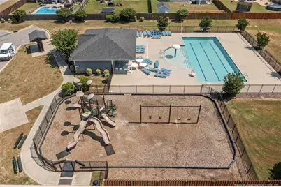 1413 Amen Court, Hope Mills, NC 28348 - Photo 4