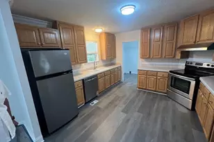 451 E McRainey Rd, Saint Pauls, NC 28384 - Photo 2