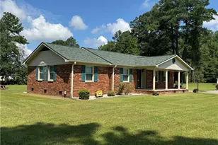 1426 Red Springs Rd, Raeford, NC 28376 - Photo 2