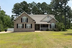 912 Lewis St, Raeford, NC 28376 - Photo 2