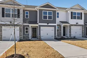 203 Maddox Dr, Aberdeen, NC 28315 - Photo 2