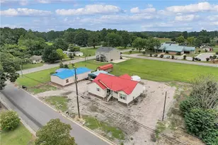 314 1st St, Pembroke, NC 28372 - Photo 6