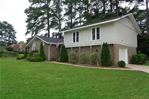 201 Rivenoak Dr, Fayetteville, NC 28303 - Photo 4