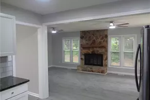 201 Rivenoak Dr, Fayetteville, NC 28303 - Photo 16