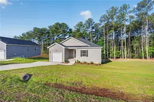 622 Blossom Trl, Lillington, NC 27546 - Photo 2