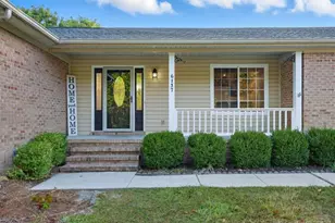 6137 Lakeway Dr, Fayetteville, NC 28306 - Photo 2