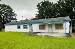 528 N 5th St, Saint Pauls, NC 28384 - Photo 1