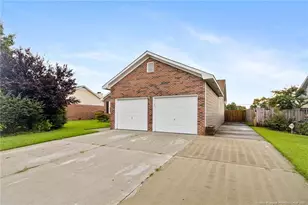 4213 Buckhurst Dr, Hope Mills, NC 28348 - Photo 2