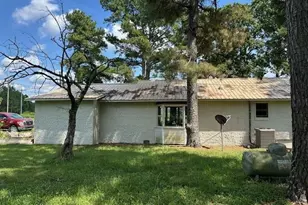 997 Balfour Rd, Red Springs, NC 28377 - Photo 4