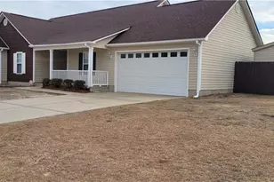 409 Lewis Clark Dr, Hope Mills, NC 28348 - Photo 2