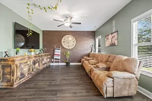 403 Laurel Lake Rd, Salemburg, NC 28385 - Photo 6