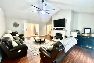 726 Foxcroft Dr, Fayetteville, NC 28311 - Photo 10