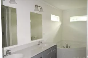 273 E Poplar St, Bladenboro, NC 28320 - Photo 8