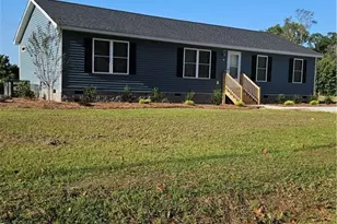 273 E Poplar St, Bladenboro, NC 28320 - Photo 20