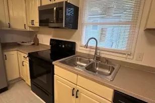 1702 Edgecombe Ave, Fayetteville, NC 28301 - Photo 10