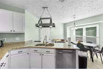 5917 Bloomsbury Drive, Fayetteville, NC 28306 - Photo 10