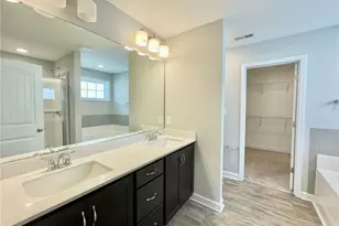 356 Kensington Dr, Spring Lake, NC 28390 - Photo 4