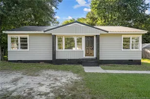 821 Sandalwood Dr, Fayetteville, NC 28304 - Photo 2