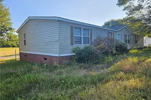 8005 Twisted Oaks Dr, Fayetteville, NC 28312 - Photo 2