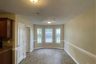 5234 Woodpecker Dr, Hope Mills, NC 28348 - Photo 8