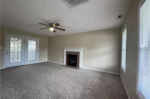 5234 Woodpecker Dr, Hope Mills, NC 28348 - Photo 4