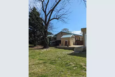 106 S Wilkinson Drive, Saint Pauls, NC 28384 - Photo 4