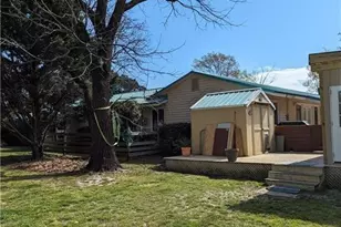 106 S Wilkinson Dr, Saint Pauls, NC 28384 - Photo 4