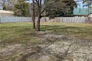 106 S Wilkinson Dr, Saint Pauls, NC 28384 - Photo 6