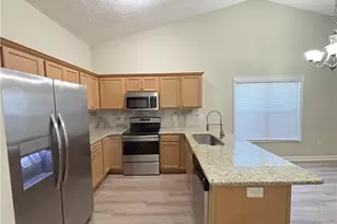 5334 Holland Park Ave, Fayetteville, NC 28314 - Photo 6