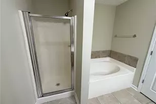 5334 Holland Park Ave, Fayetteville, NC 28314 - Photo 16