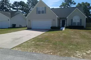 1425 Middlesbrough Dr, Fayetteville, NC 28306 - Photo 2