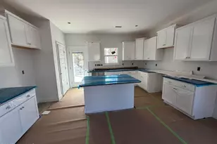 1021 Ivory Ln, West End, NC 27376 - Photo 4