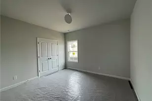 1727 Man-O-War Dr, Hope Mills, NC 28348 - Photo 4