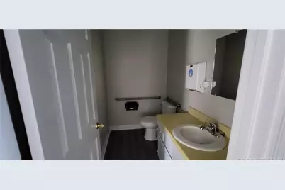 2300 Pine Street, Lumberton, NC 28358 - Photo 8