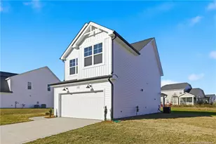 1723 Man-O-War Dr, Hope Mills, NC 28348 - Photo 2