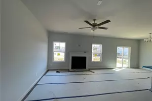 1708 Man-O-War Dr, Hope Mills, NC 28348 - Photo 4