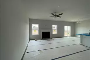 1708 Man-O-War Dr, Hope Mills, NC 28348 - Photo 4