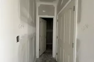 1712 Man-O-War Dr, Hope Mills, NC 28348 - Photo 4