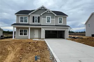 1712 Man-O-War Dr, Hope Mills, NC 28348 - Photo 1