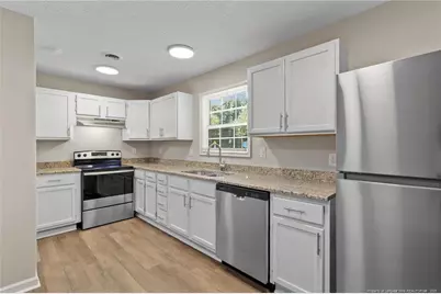 316 Edens Avenue, Lumberton, NC 28358 - Photo 8