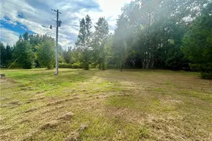 634 Dallas Rd, Lumberton, NC 28358 - Photo 6