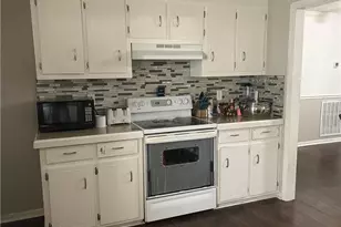 634 Dallas Rd, Lumberton, NC 28358 - Photo 8